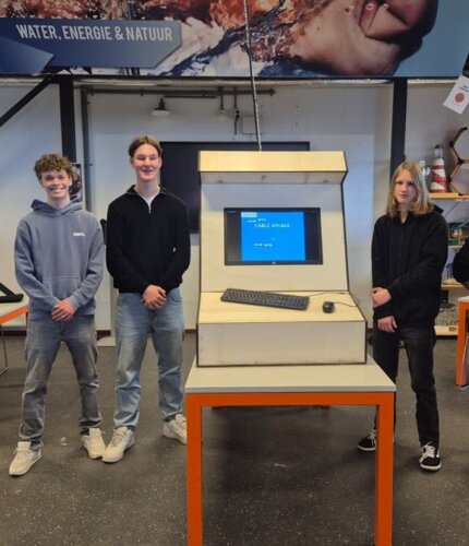 Een mobiele arcadekast als ontmoetingspunt tussen vo en hbo